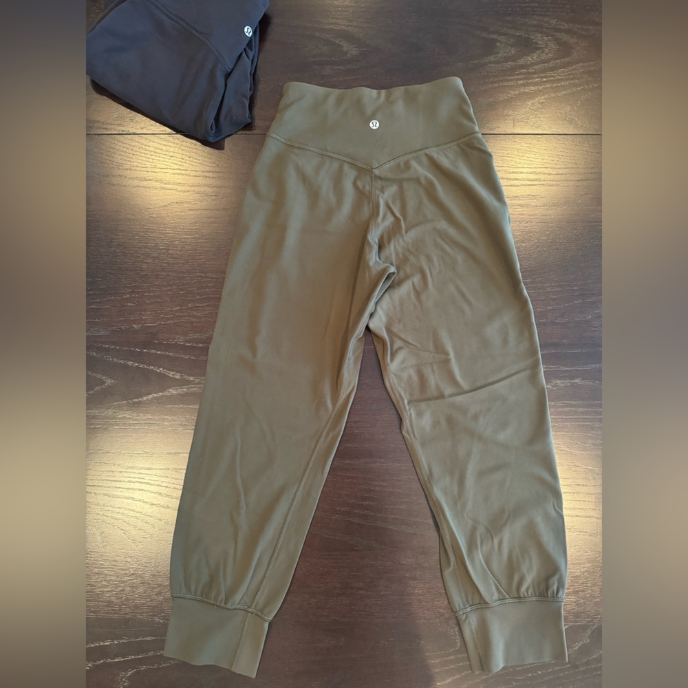 Bundle of 2 Lululemon Align High Rise Cropped Jogger 21” (Dark Olive + Black) - Picture 10 of 14